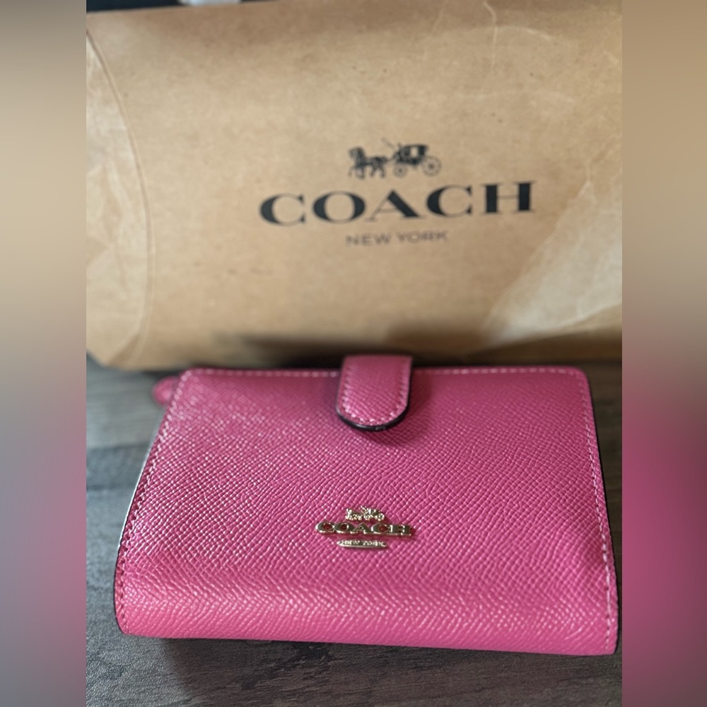 COACH PINK WALLET